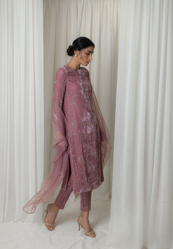 Mulled Rose Velvet Kurta Set